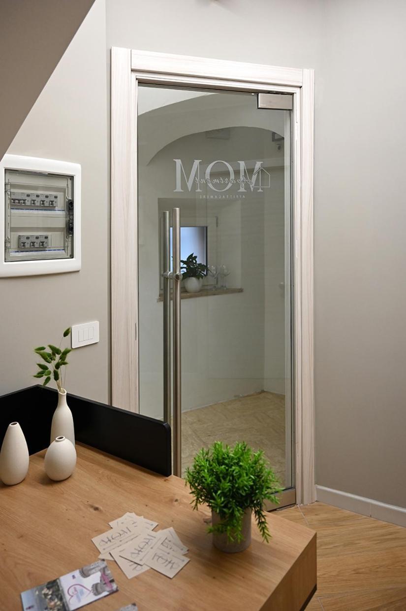 Mom Apartment Rooms&Suites 티볼리 외부 사진