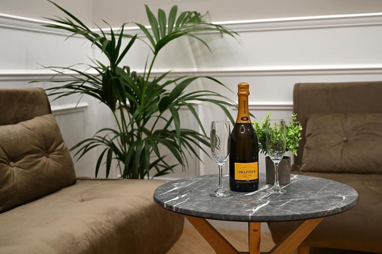 Mom Apartment Rooms&Suites 티볼리 외부 사진