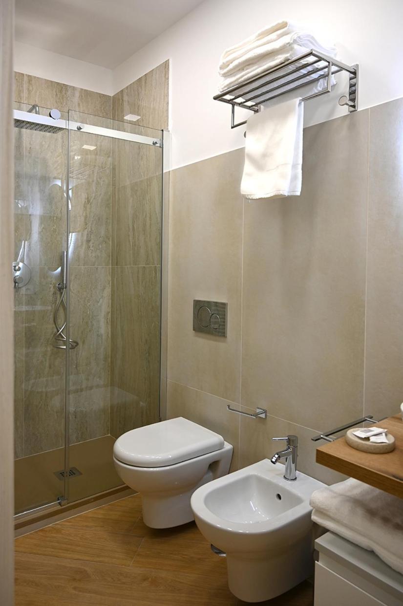 Mom Apartment Rooms&Suites 티볼리 외부 사진