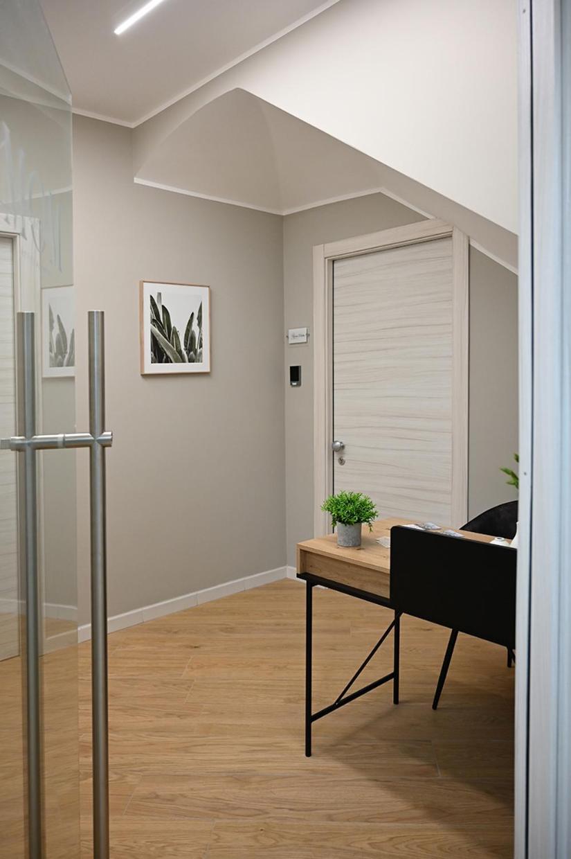 Mom Apartment Rooms&Suites 티볼리 외부 사진