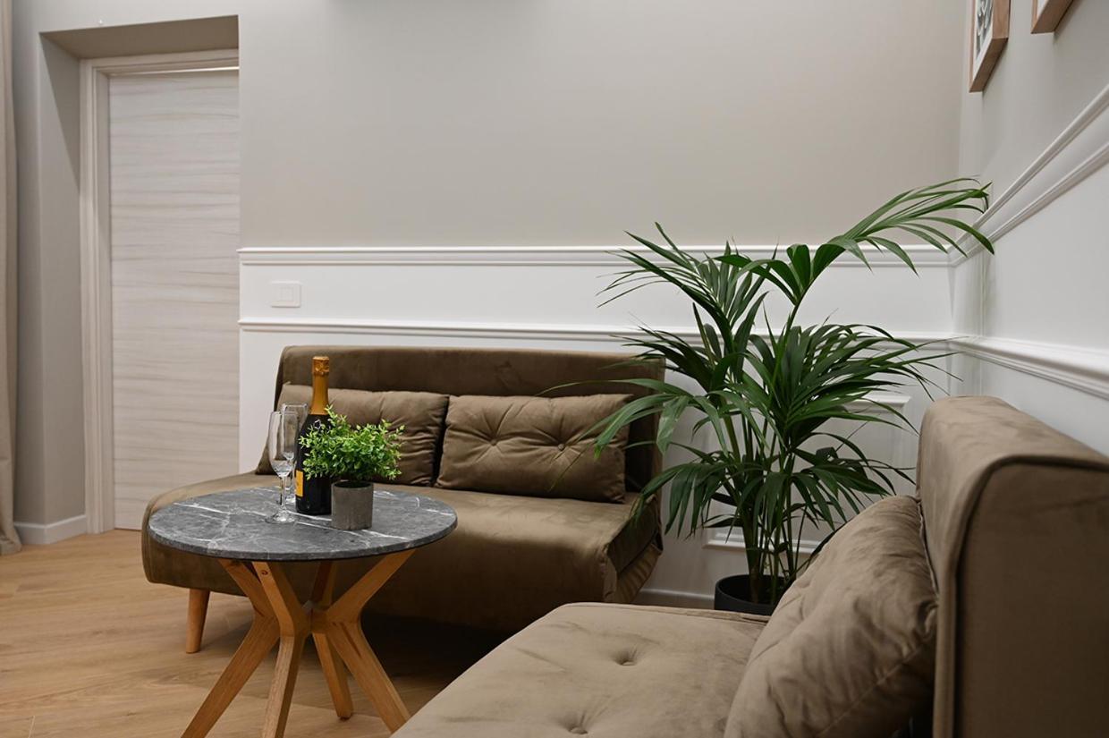 Mom Apartment Rooms&Suites 티볼리 외부 사진