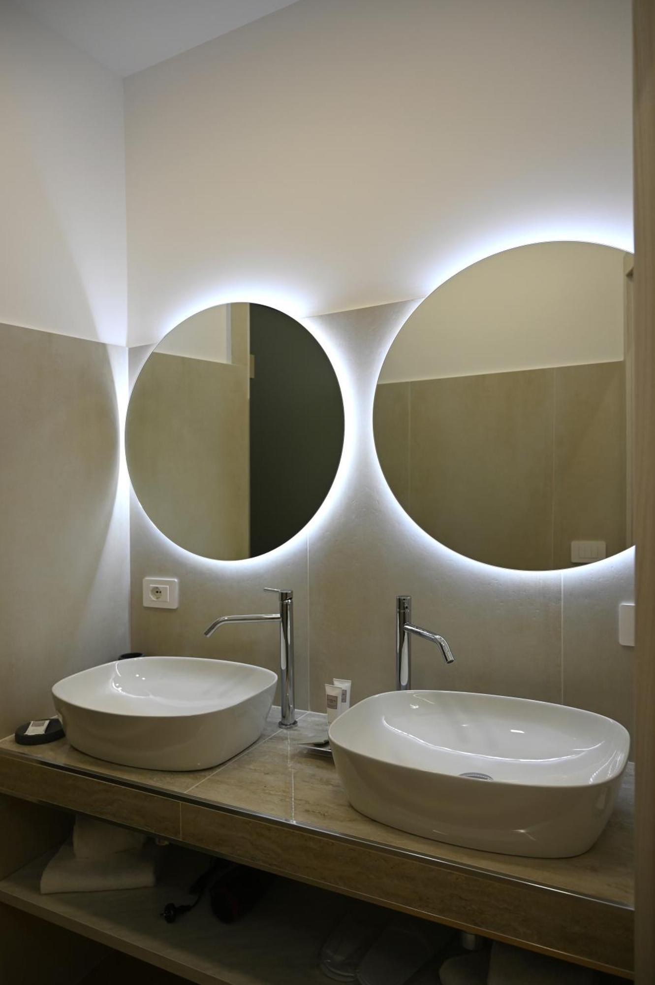 Mom Apartment Rooms&Suites 티볼리 외부 사진