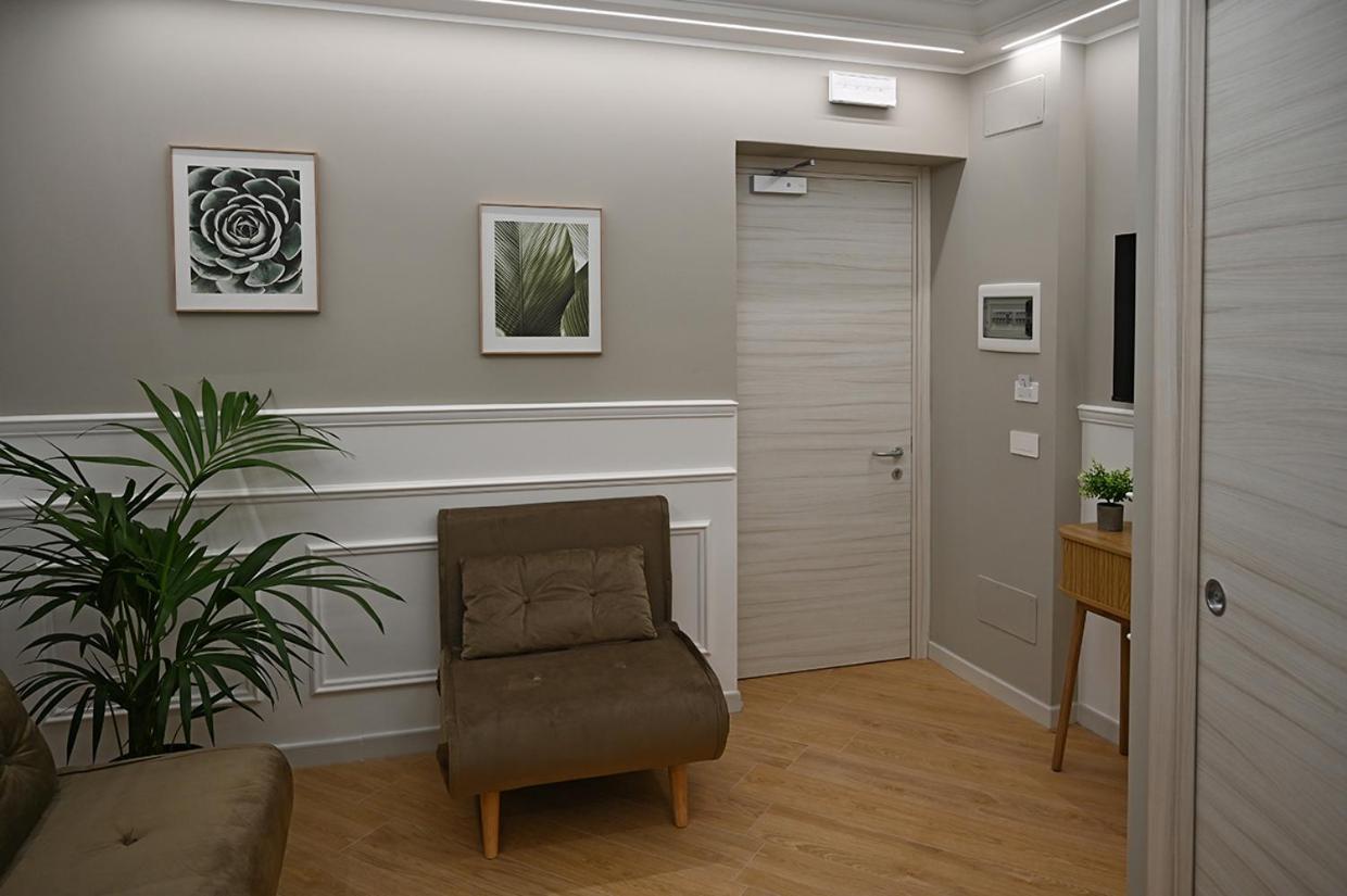Mom Apartment Rooms&Suites 티볼리 외부 사진